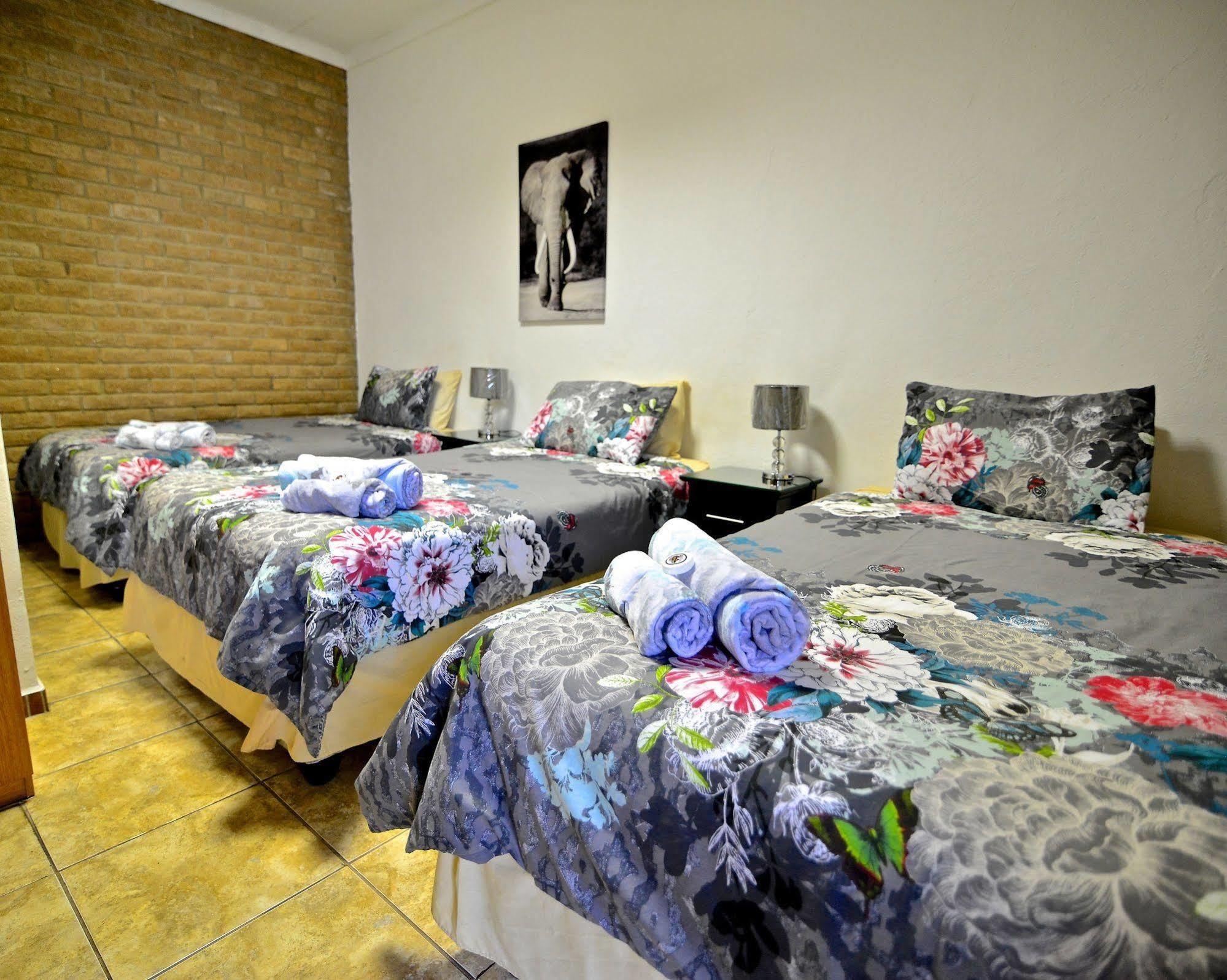 Lalamo Guesthouse Пхалаборва Экстерьер фото