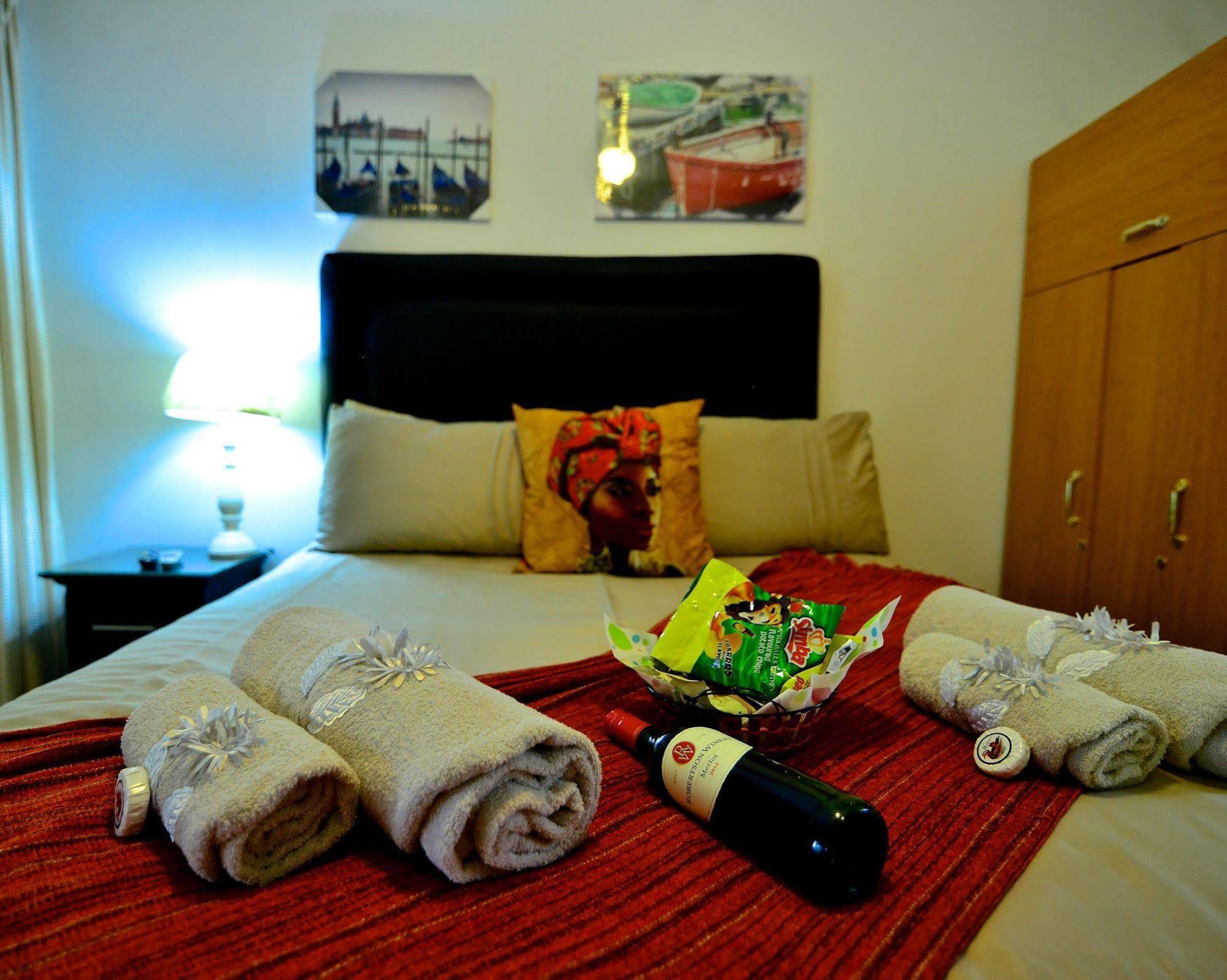 Lalamo Guesthouse Пхалаборва Экстерьер фото