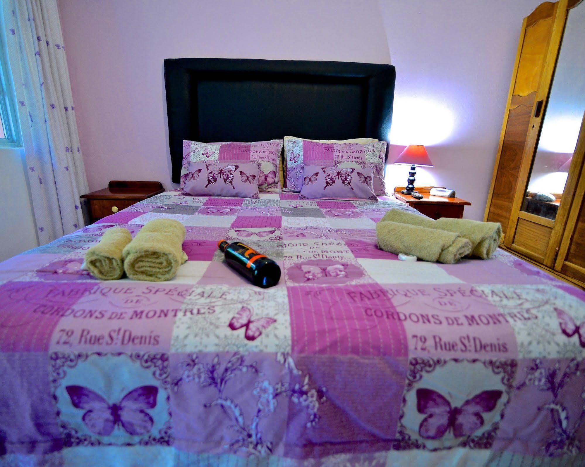 Lalamo Guesthouse Пхалаборва Экстерьер фото