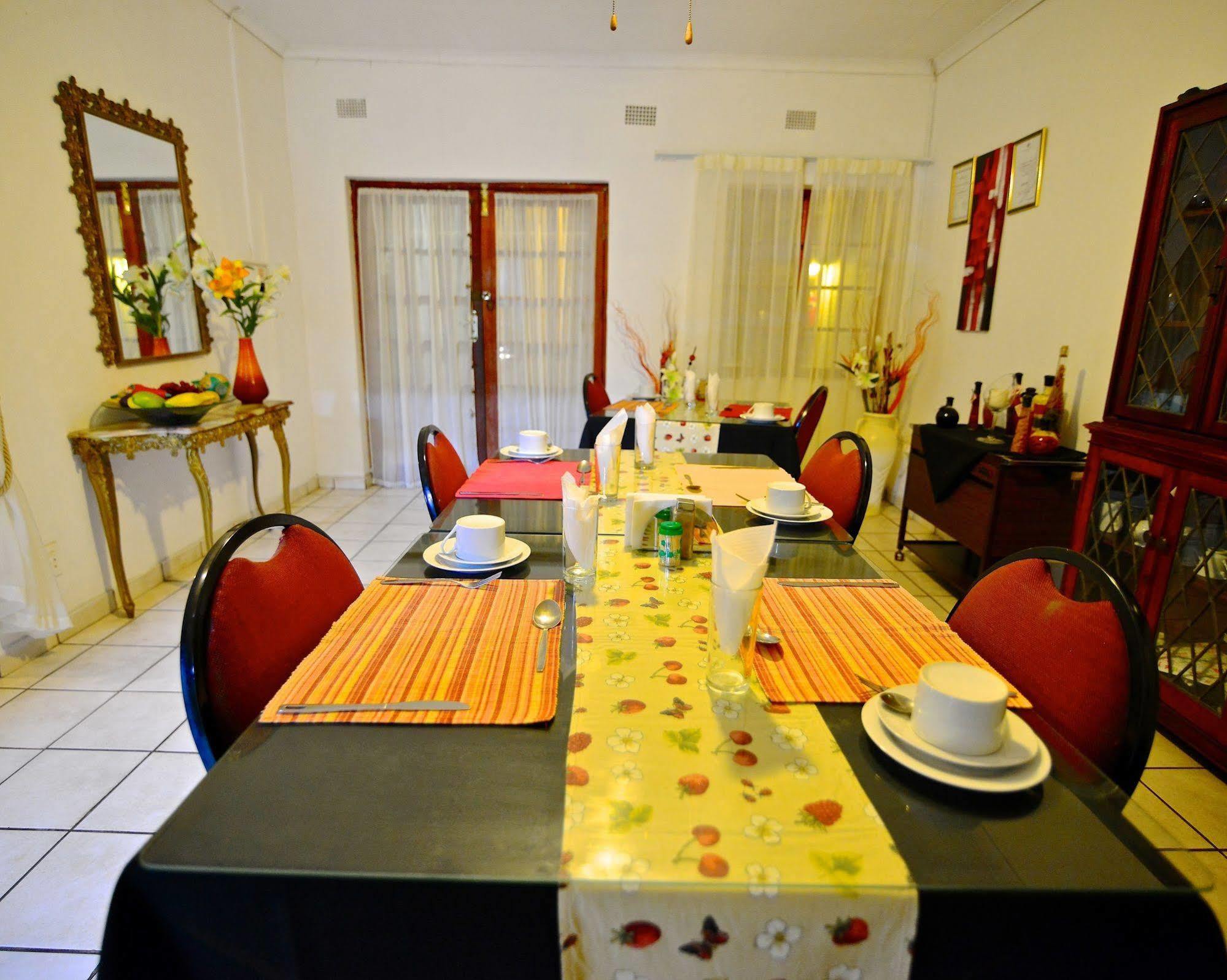 Lalamo Guesthouse Пхалаборва Экстерьер фото