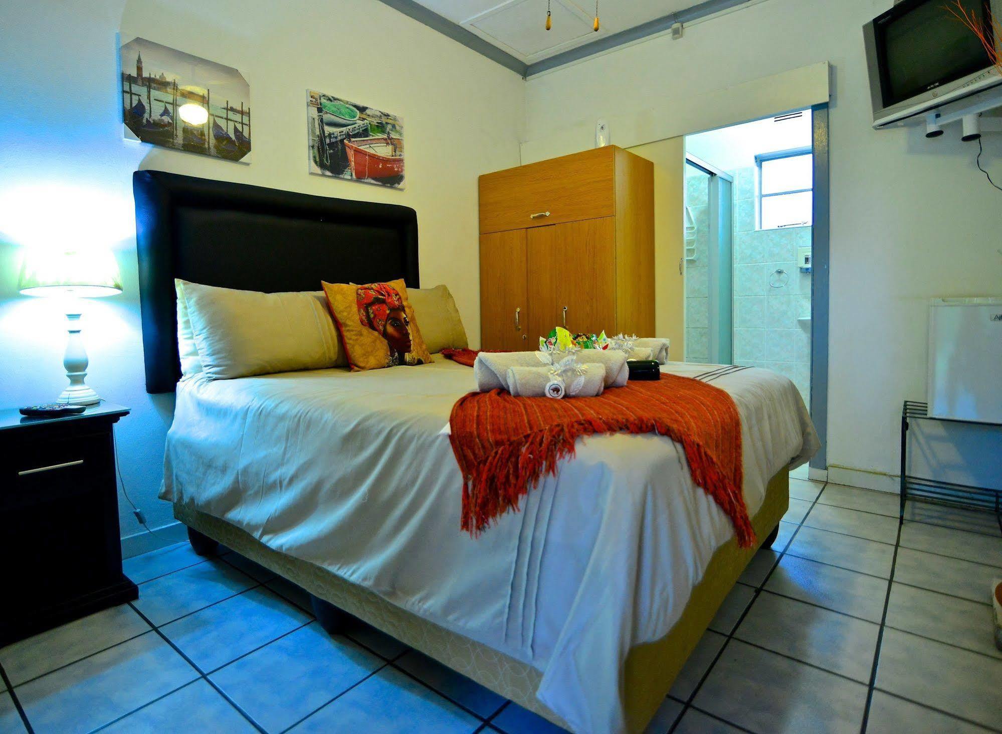 Lalamo Guesthouse Пхалаборва Экстерьер фото